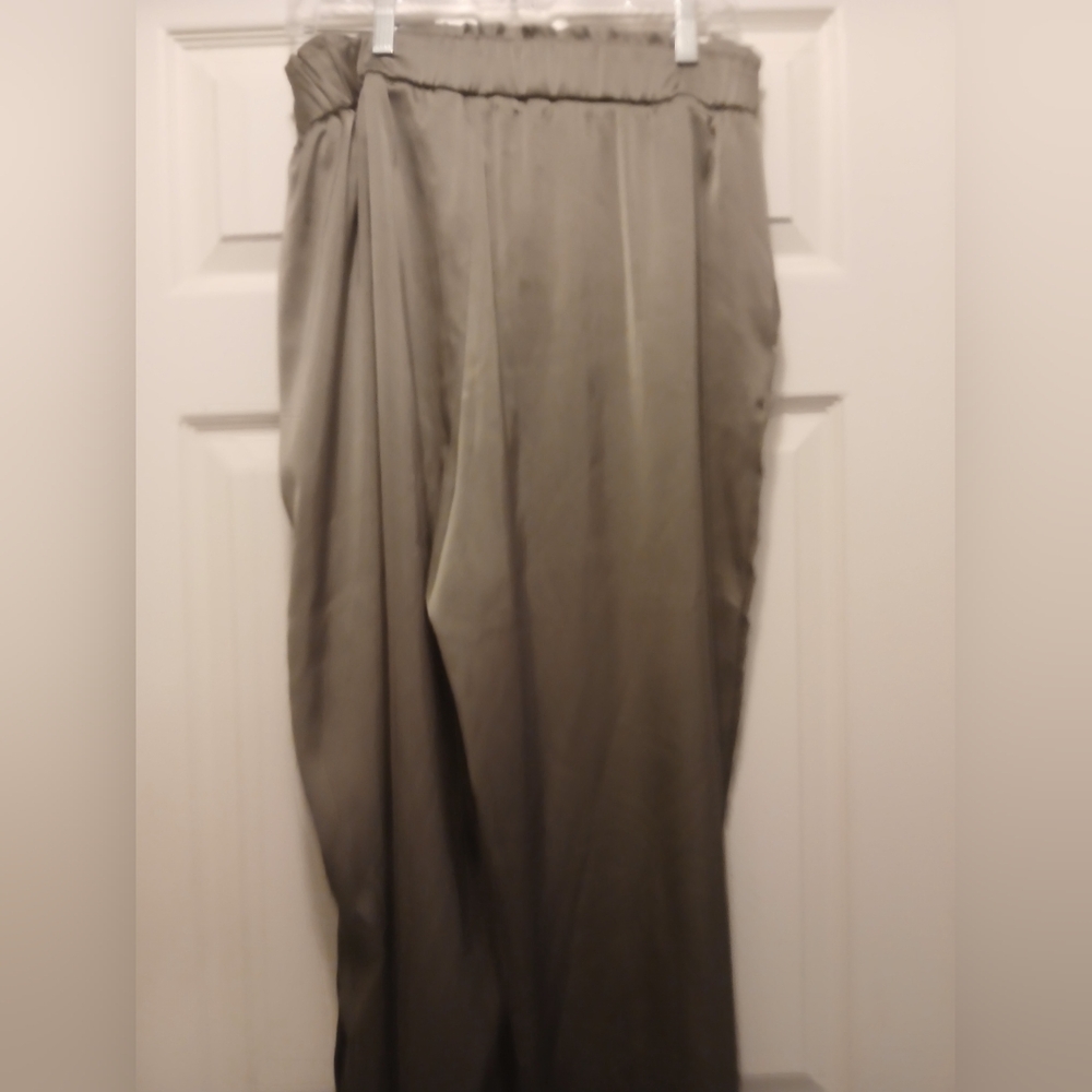 Joie Hunter Green NWOT Satin Light Luxury Flare Pants W Elastic/Tie- XL - Picture 6 of 8